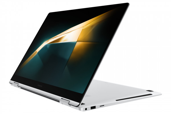 Samsung Galaxy Book4 360 Windows 11 Pro Notebook Silber S Pen 256GB 16GB 15.6"